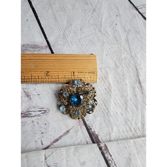 Vintage Czechoslovakia Brooch Faceted Blue Green Rhinestones Brass Filigree - Picture 2 of 5
